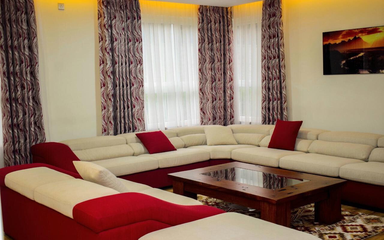 4BR Villa with Private Gym & Spa Access - Runda