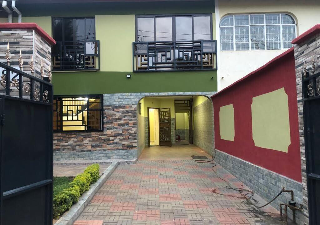3BR Townhouse with Mature Garden & Pantry - Mombasa Road