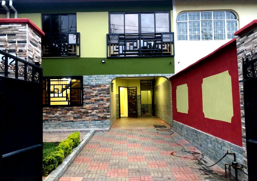 3BR Townhouse with Mature Garden & Pantry - Mombasa Road