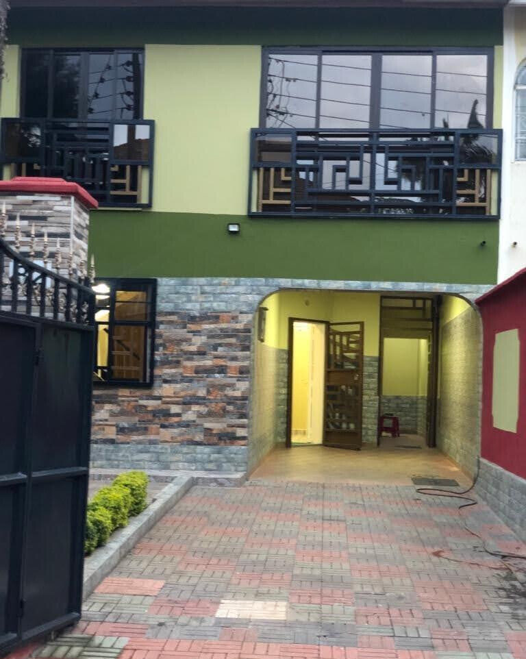 3BR Townhouse with Mature Garden & Pantry - Mombasa Road