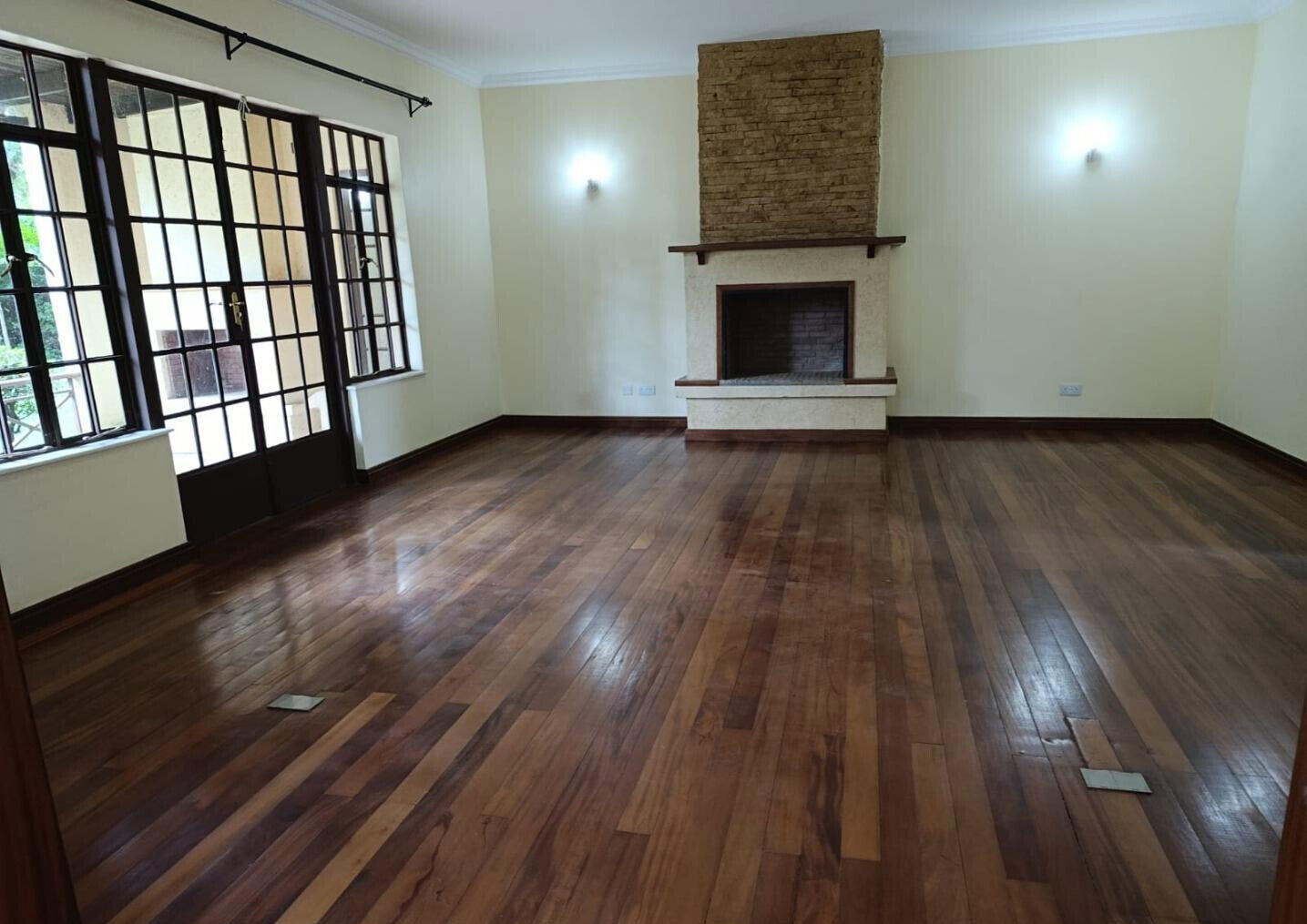 5-Ensuite Townhouse with DSQ & Mature Garden – Hardy, Karen