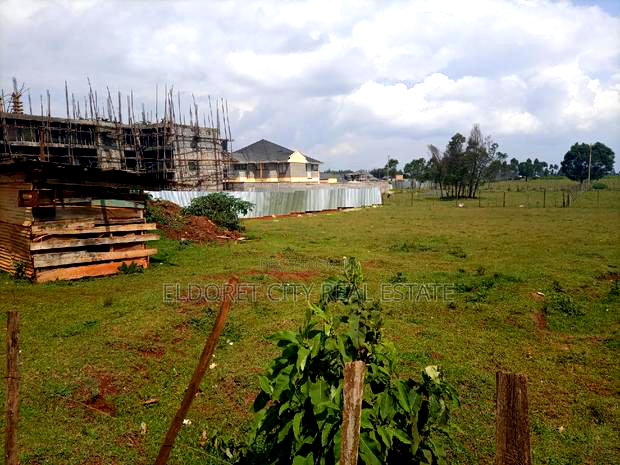 1/2 Acre Ideal for Flatzs in Kapseret With Title