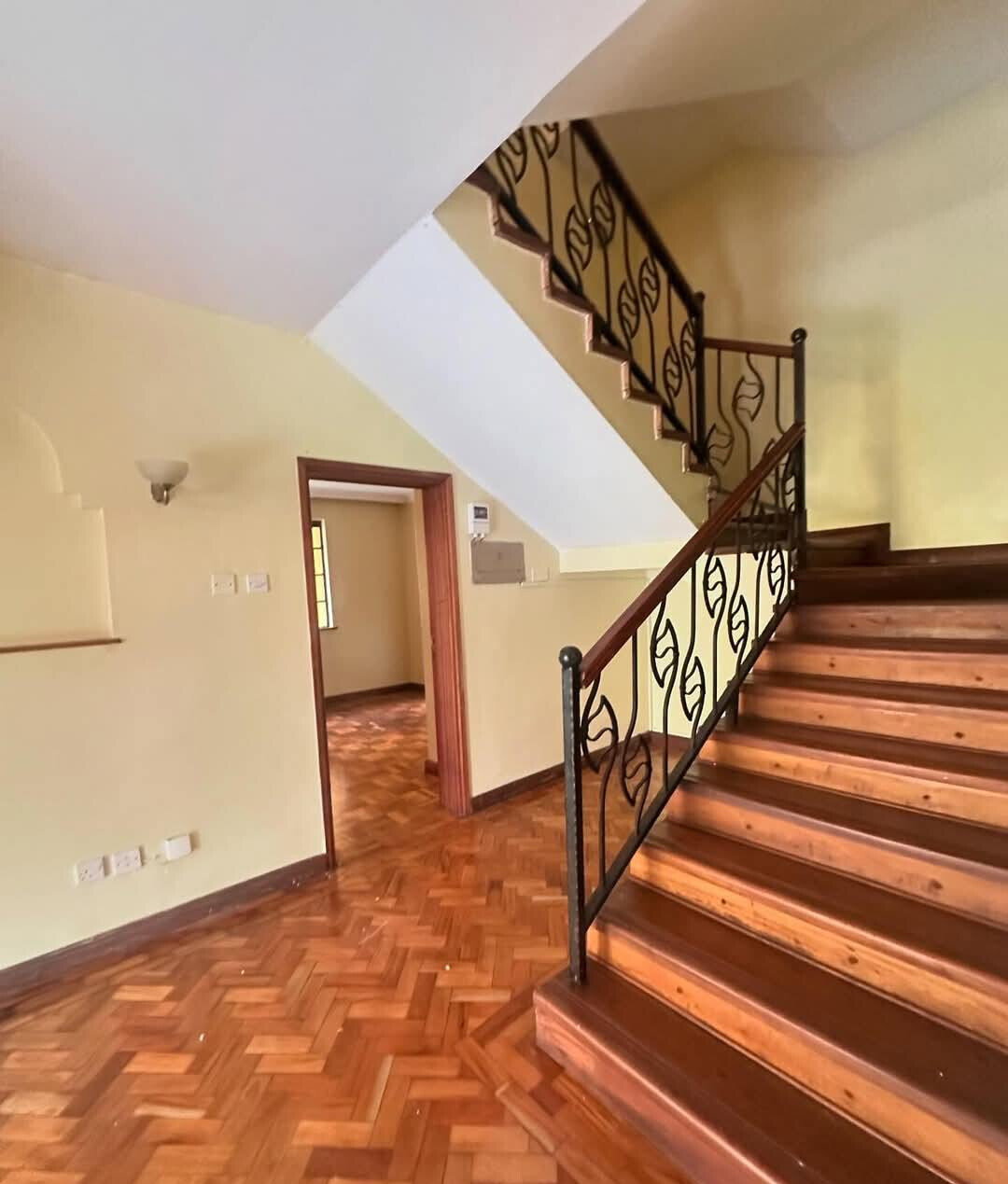 5-Ensuite Townhouse with DSQ & Pantry - Lavington