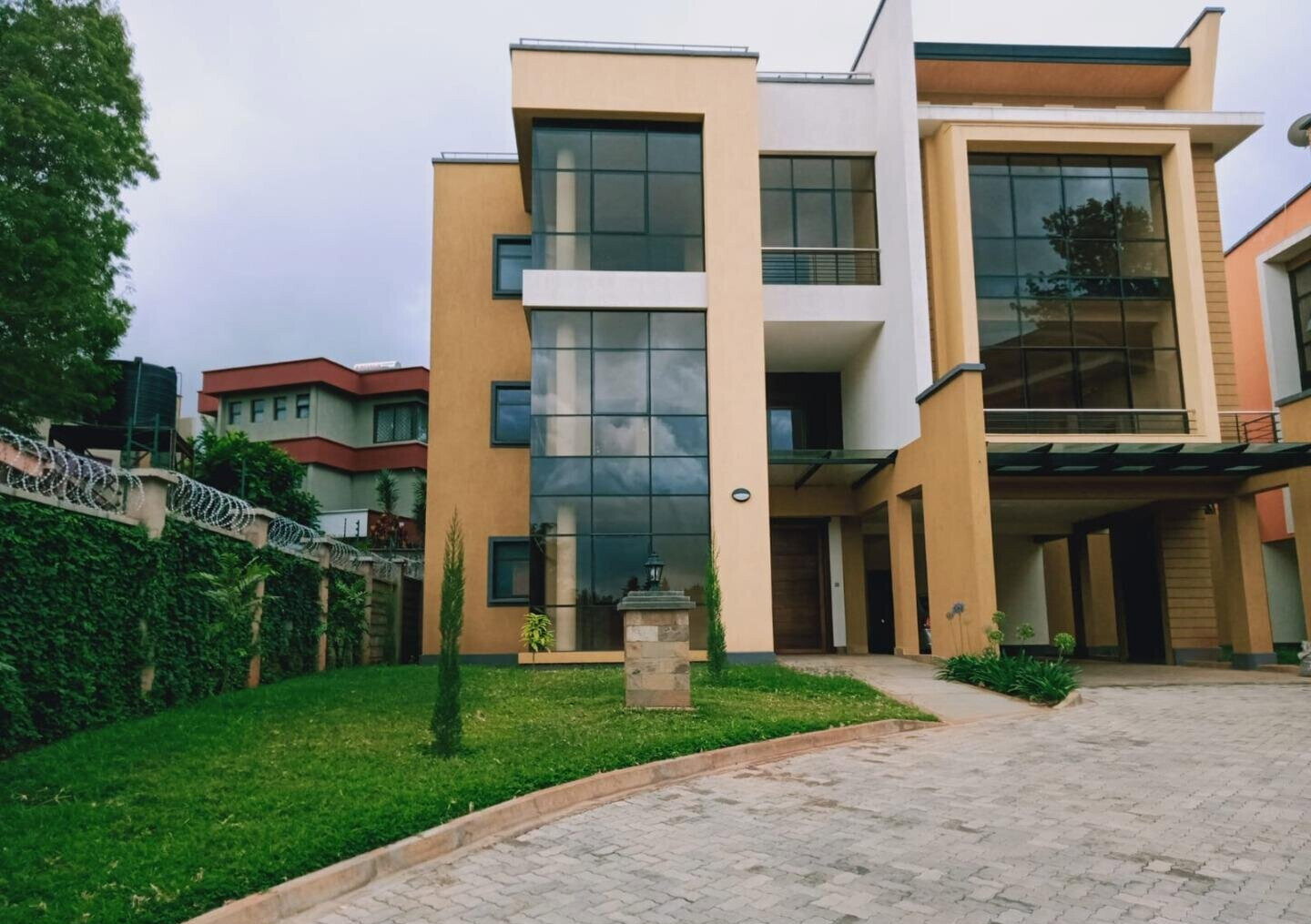 Brand New 5-Ensuite Townhouse with 2 DSQs - Lavington