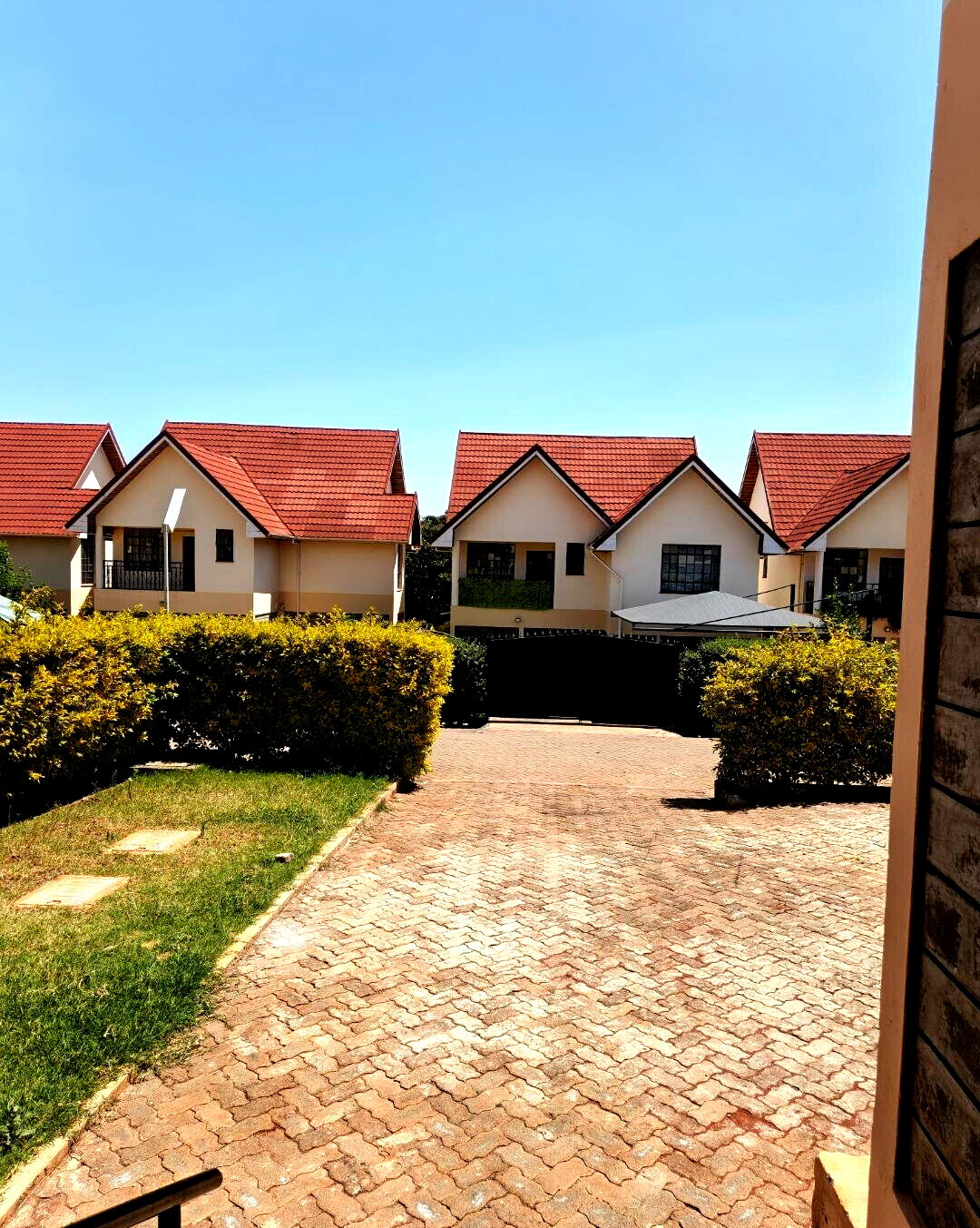 4-Bed All-Ensuite Villa with Pool Access - Kadeya Villas, Ngong