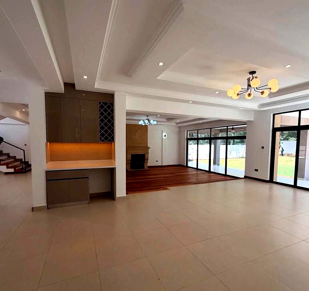 5-Ensuite Townhouse with Rooftop Terrace & Gazebo – Karen