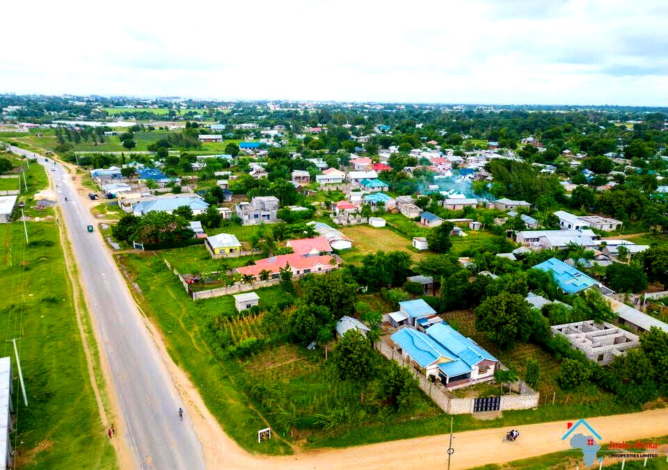 1/8 Acre Plot Under 1M