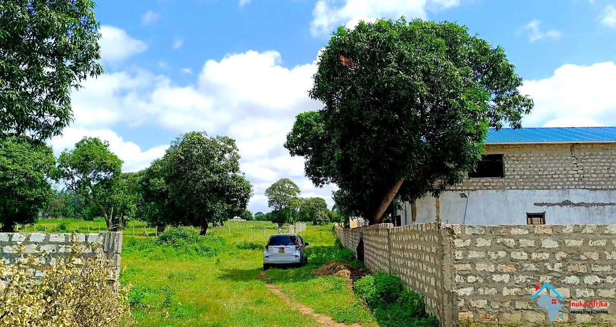 1/8 Acre Plot Under 1M