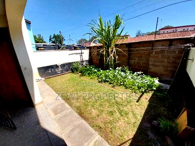 3bdrm Maisonette in Avenue Park Phase 1 for sale - Image 1