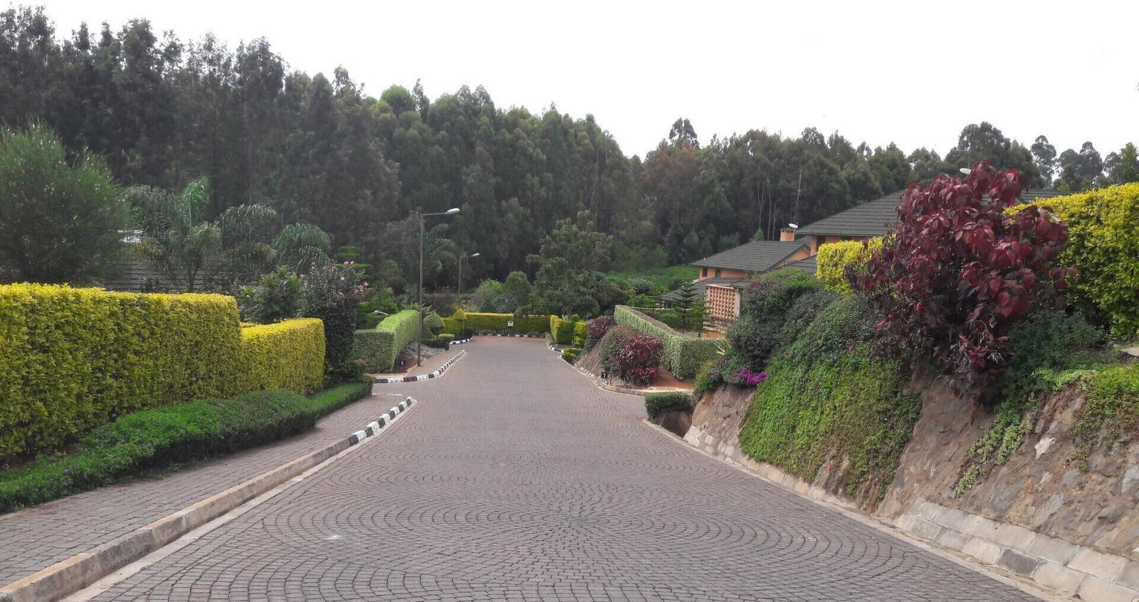 5-Ensuite Townhouse with Fireplace & Big Garden – Karen