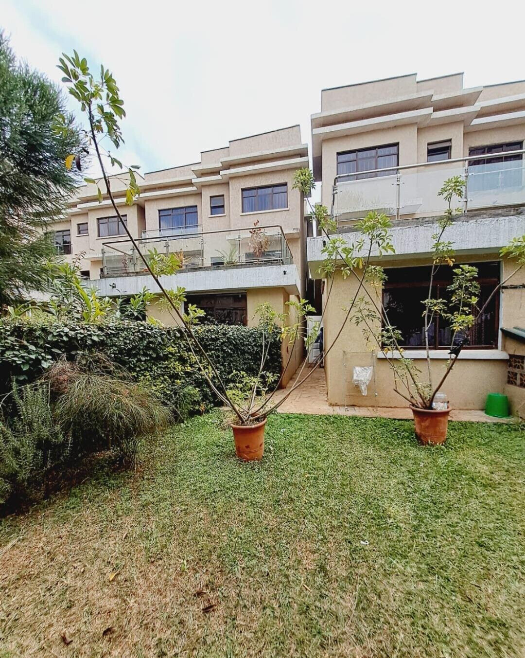 5-Bed Townhouse with Solar Hot Water & Gym - Lavington