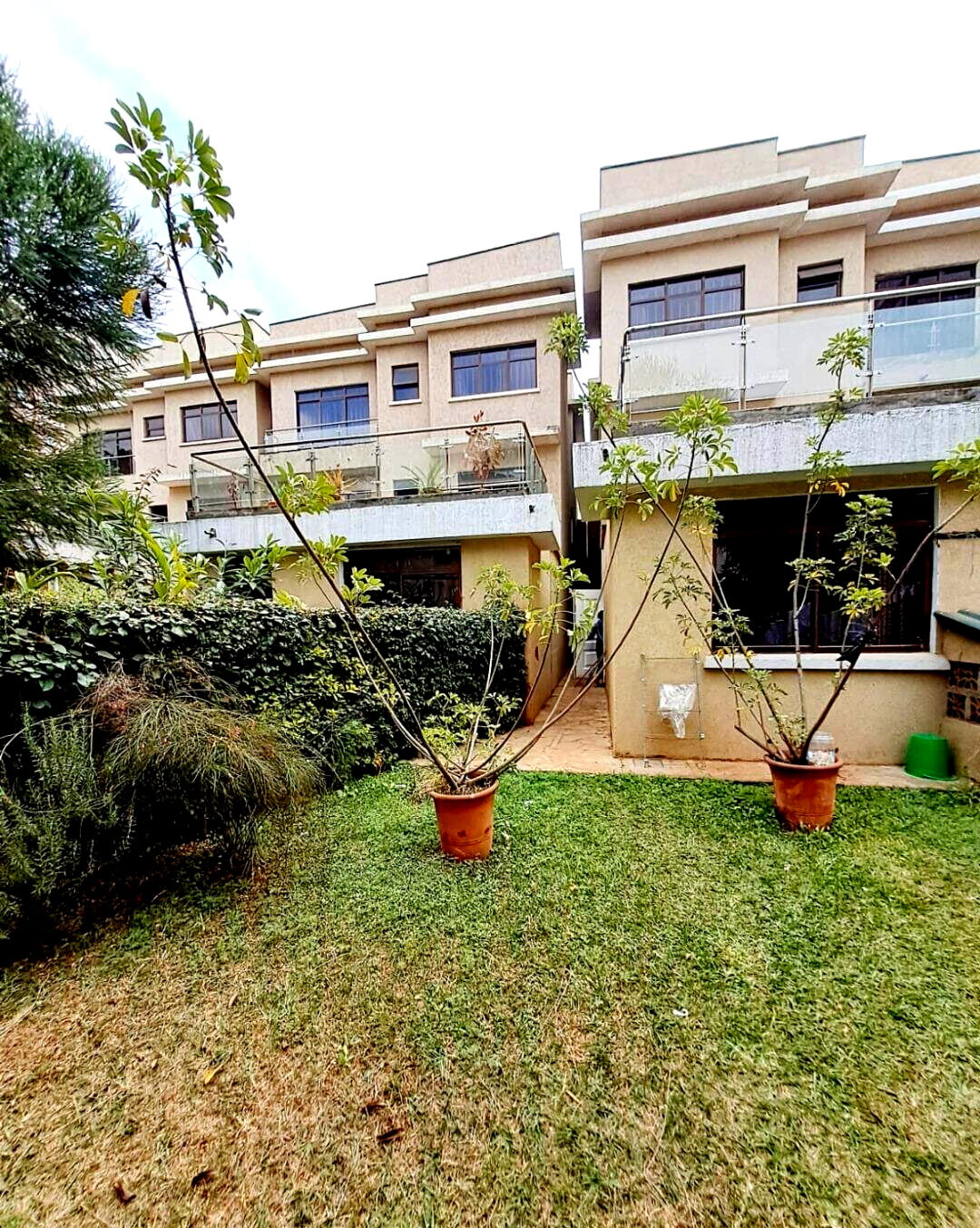 5-Bed Townhouse with Solar Hot Water & Gym - Lavington