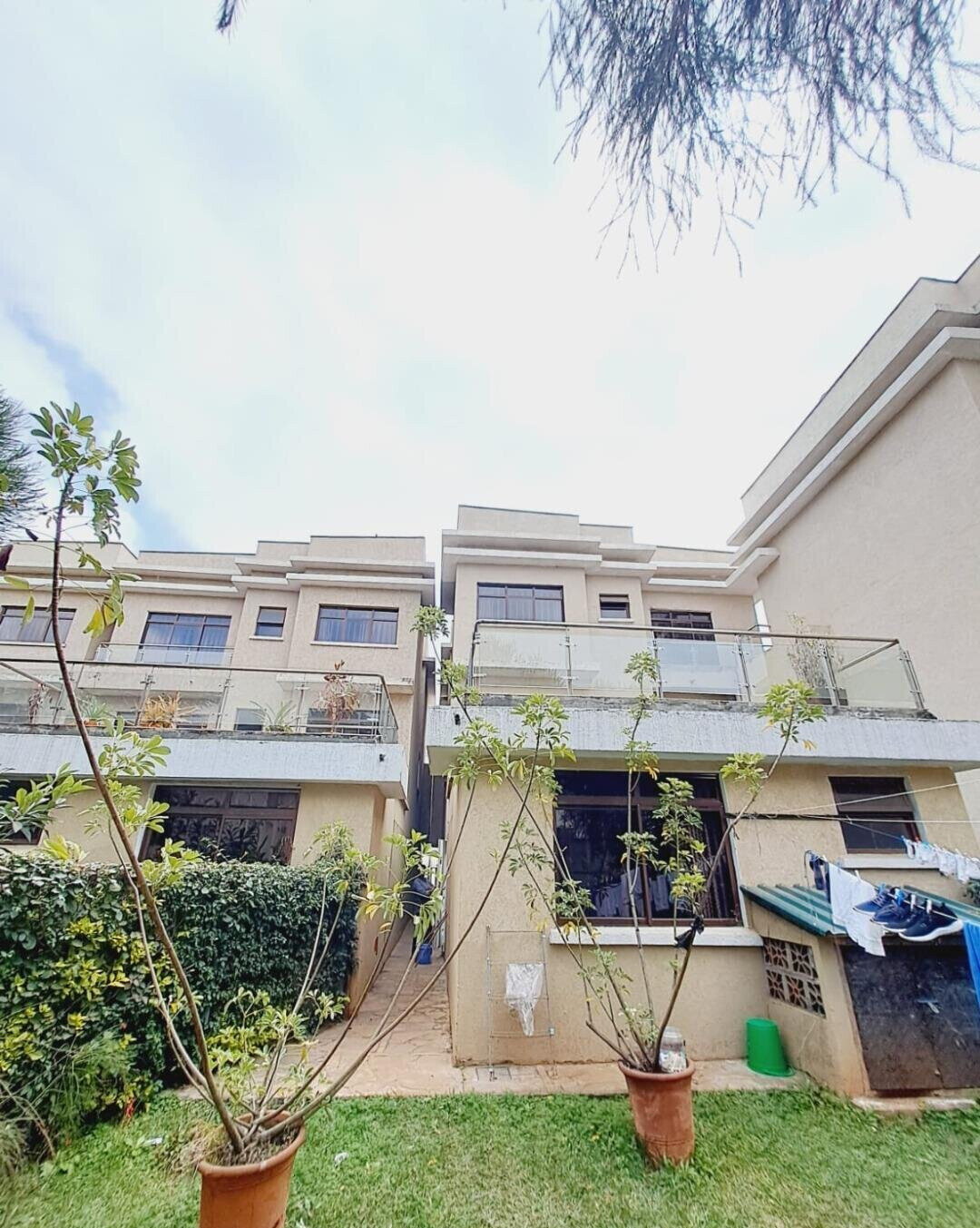 5-Bed Townhouse with Solar Hot Water & Gym - Lavington