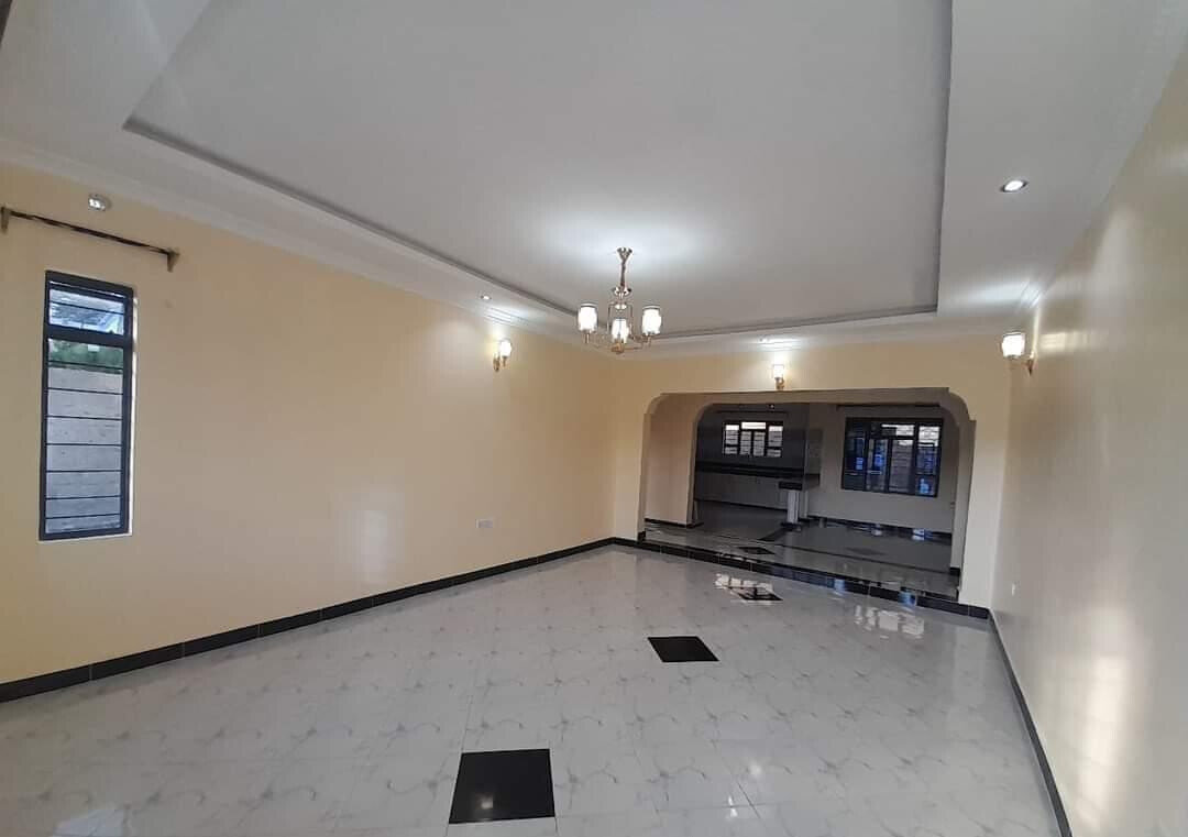 Hidden Flat Roof 4BR Townhouse 250m Off Tarmac - Rimpa