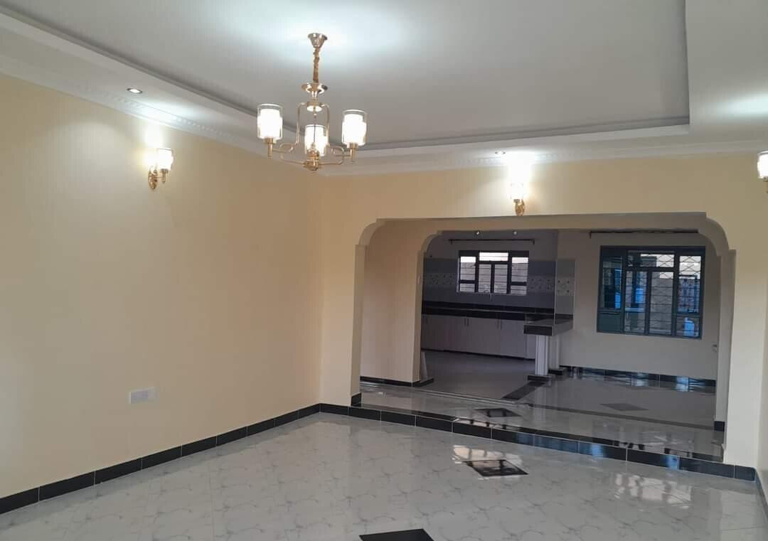 Hidden Flat Roof 4BR Townhouse 250m Off Tarmac - Rimpa