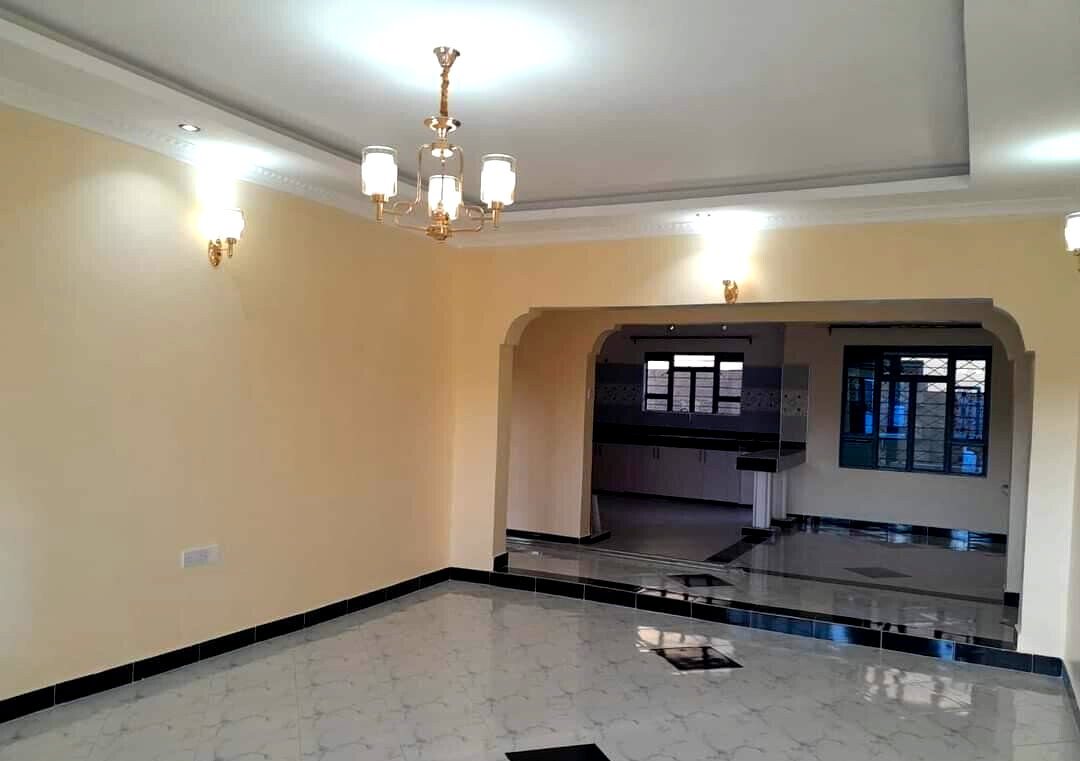 Hidden Flat Roof 4BR Townhouse 250m Off Tarmac - Rimpa