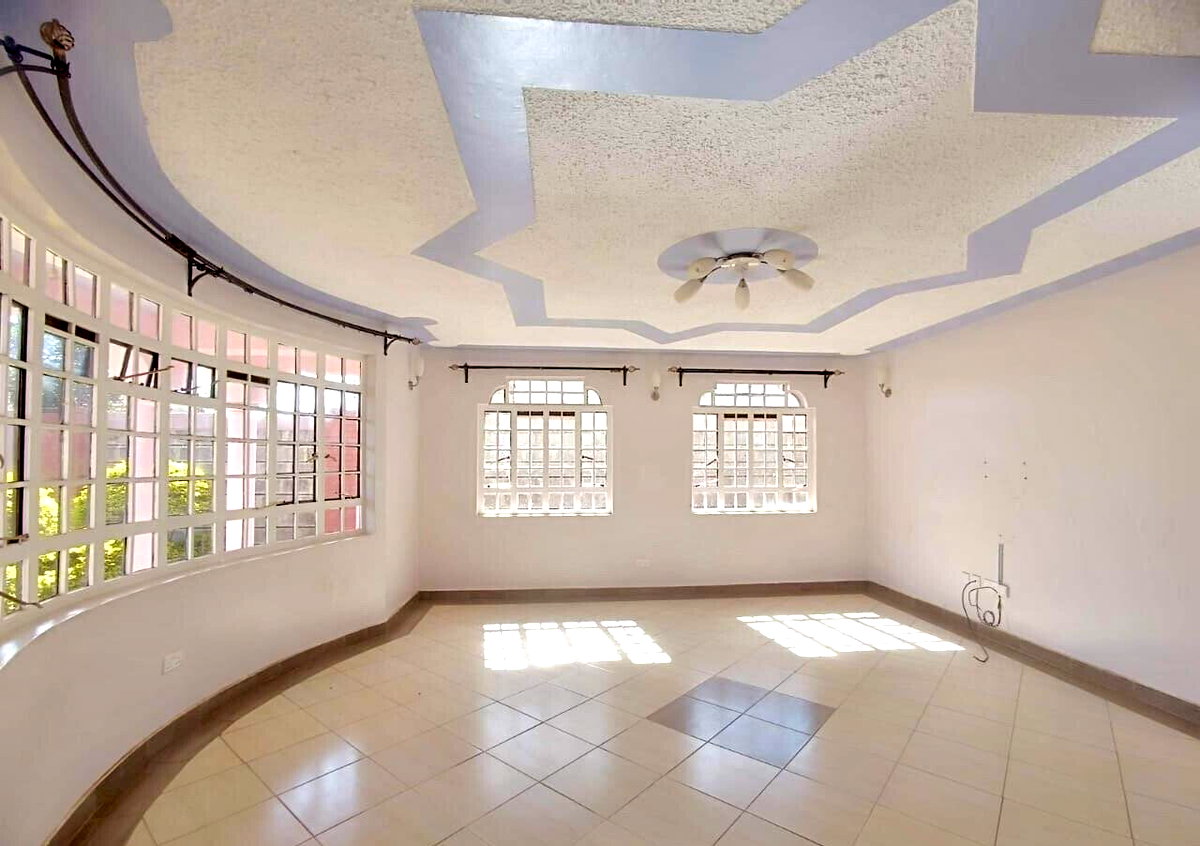 5BR Maisonette with Kitchen Garden & Ready Title - Membley