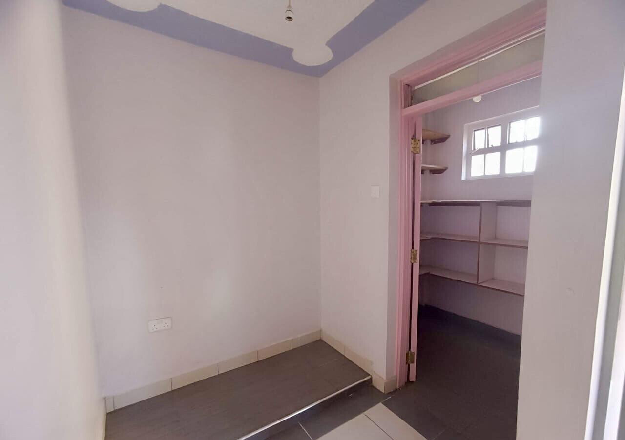 5BR Maisonette with Kitchen Garden & Ready Title - Membley