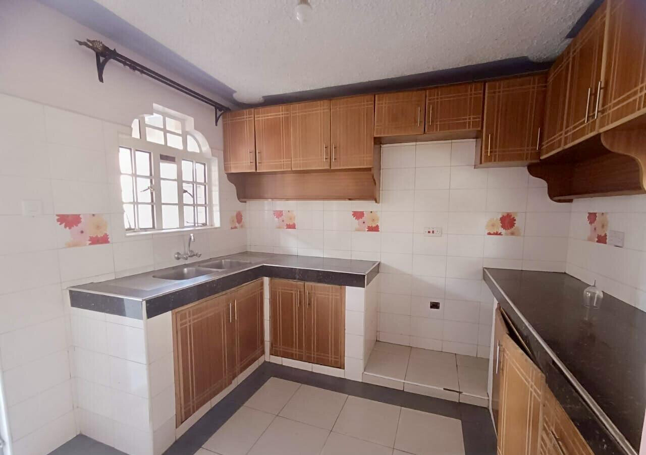 5BR Maisonette with Kitchen Garden & Ready Title - Membley