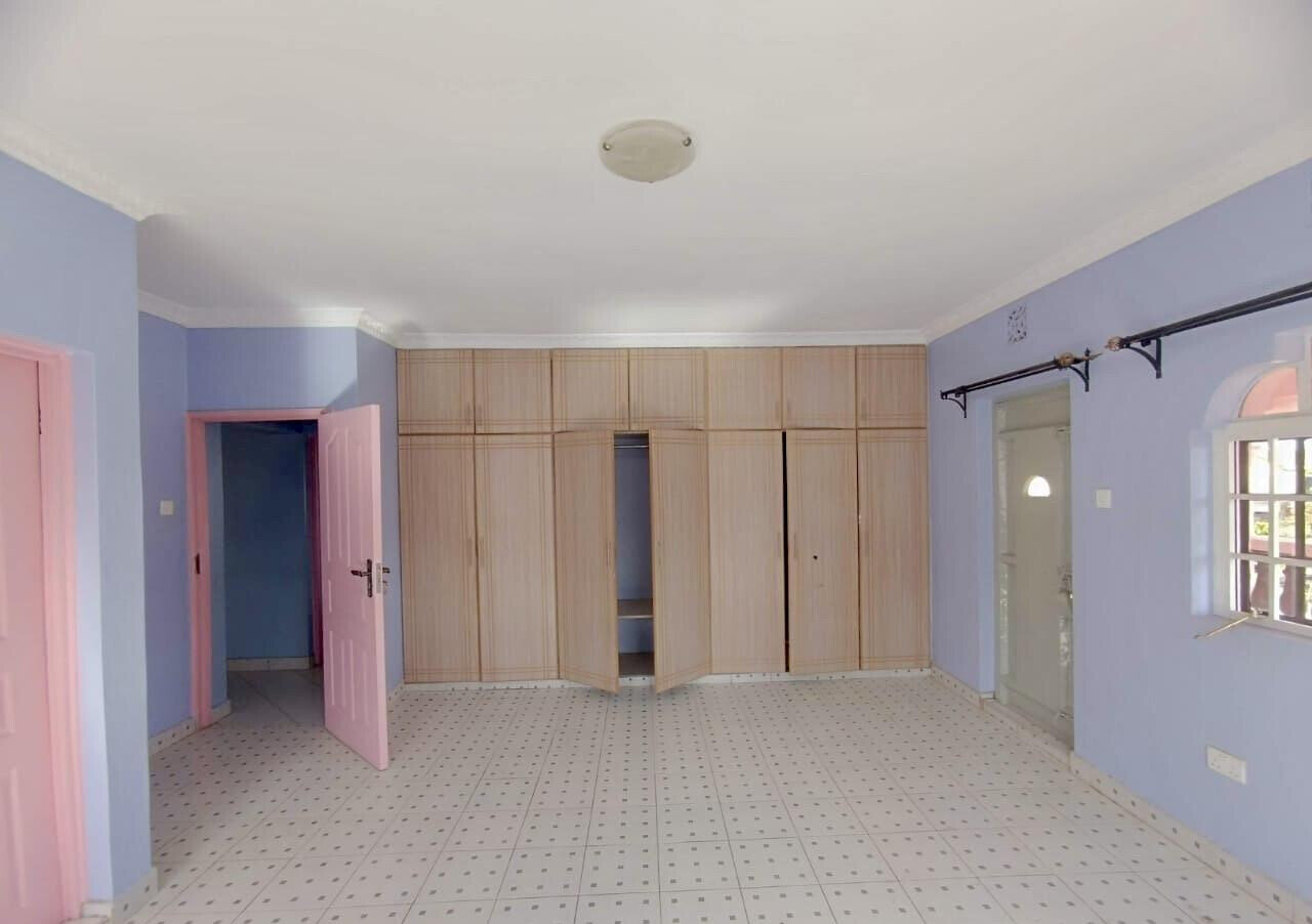 5BR Maisonette with Kitchen Garden & Ready Title - Membley