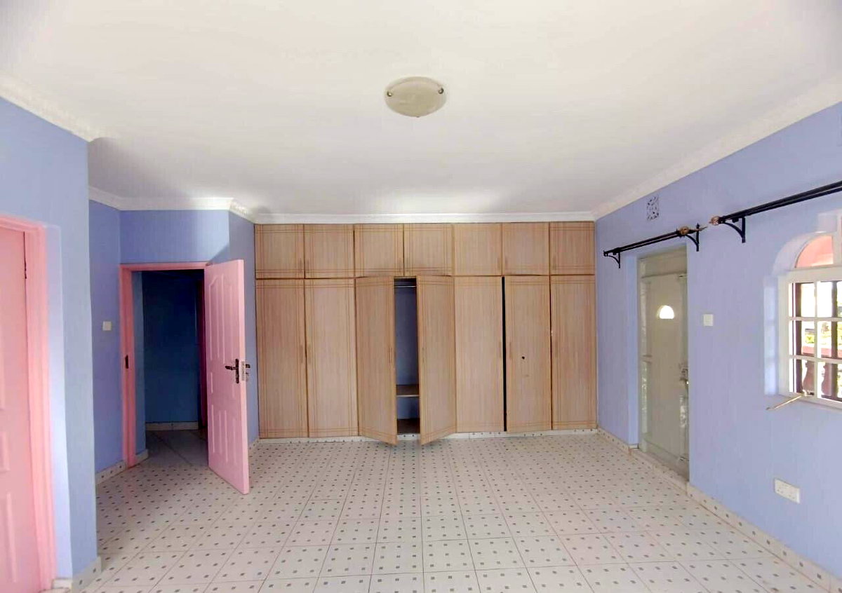 5BR Maisonette with Kitchen Garden & Ready Title - Membley