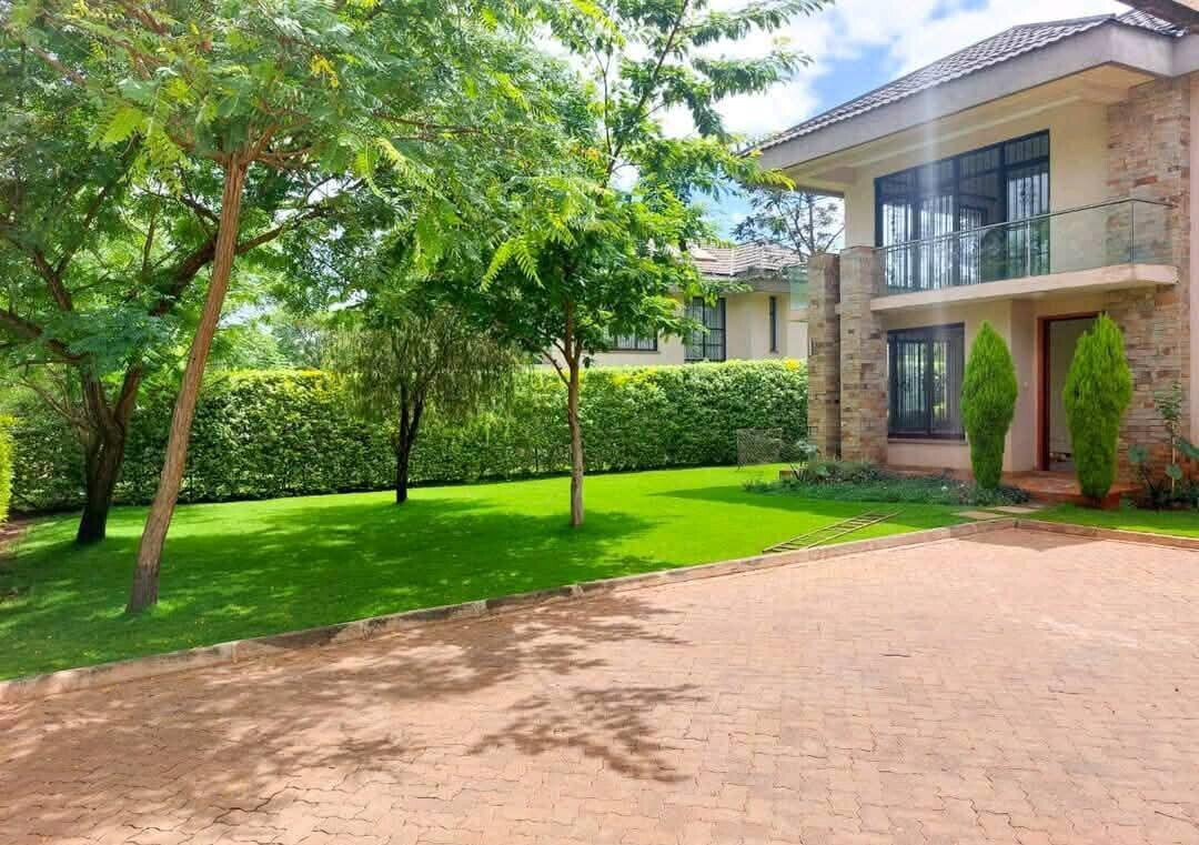 1/3-Acre Executive Townhouse with DSQ & Electric Fence - Ridgeways