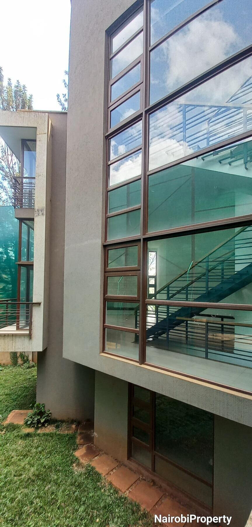 4-Ensuite Townhouse with Rooftop Views & Mature Garden - Lavington
