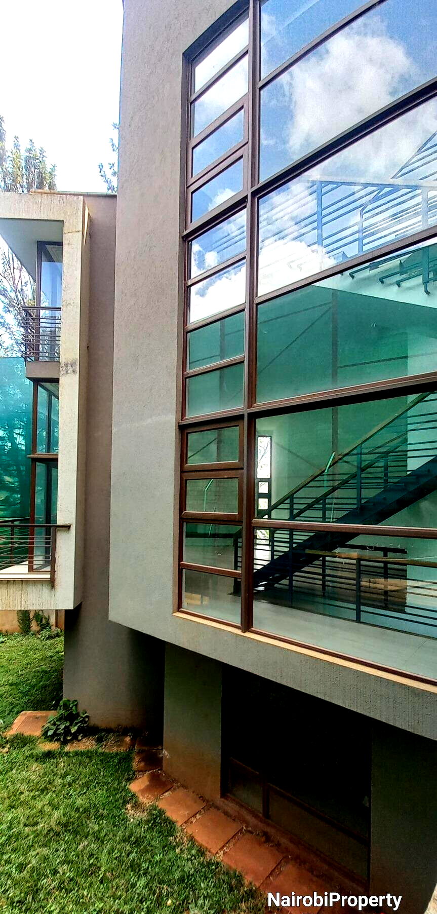 4-Ensuite Townhouse with Rooftop Views & Mature Garden - Lavington