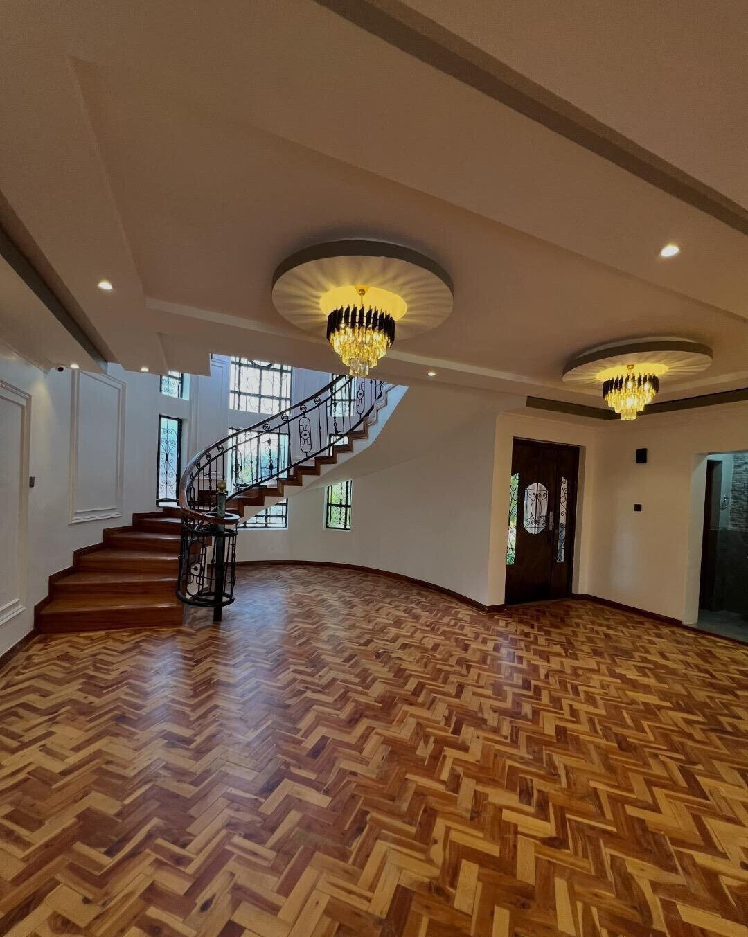 Half Acre 6BR Haven at KSh 500K