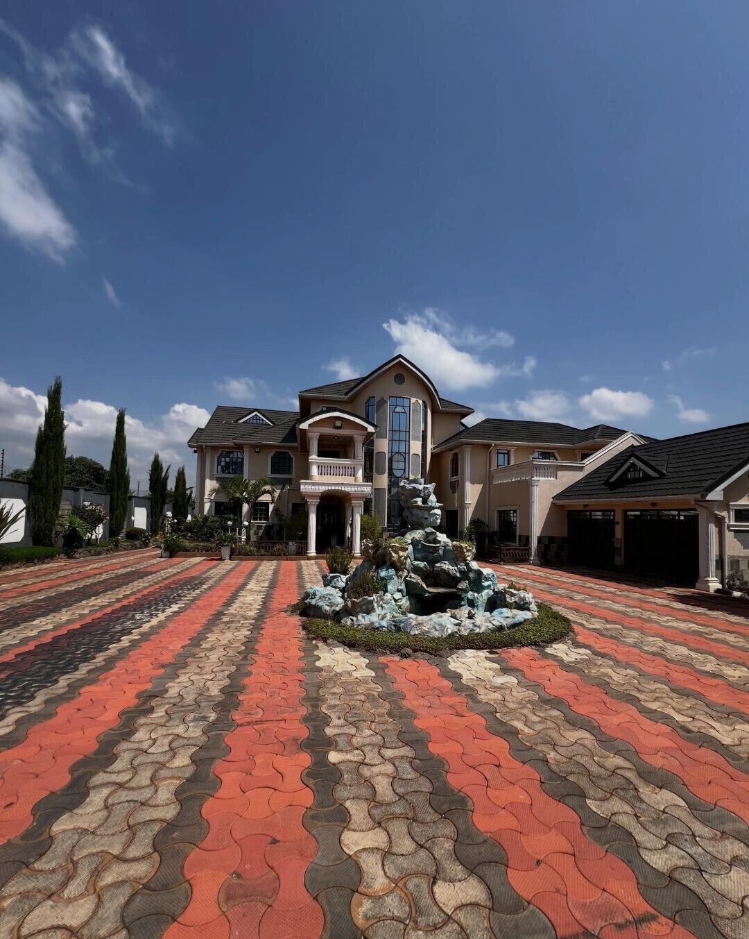 Half Acre 6BR Haven at KSh 500K