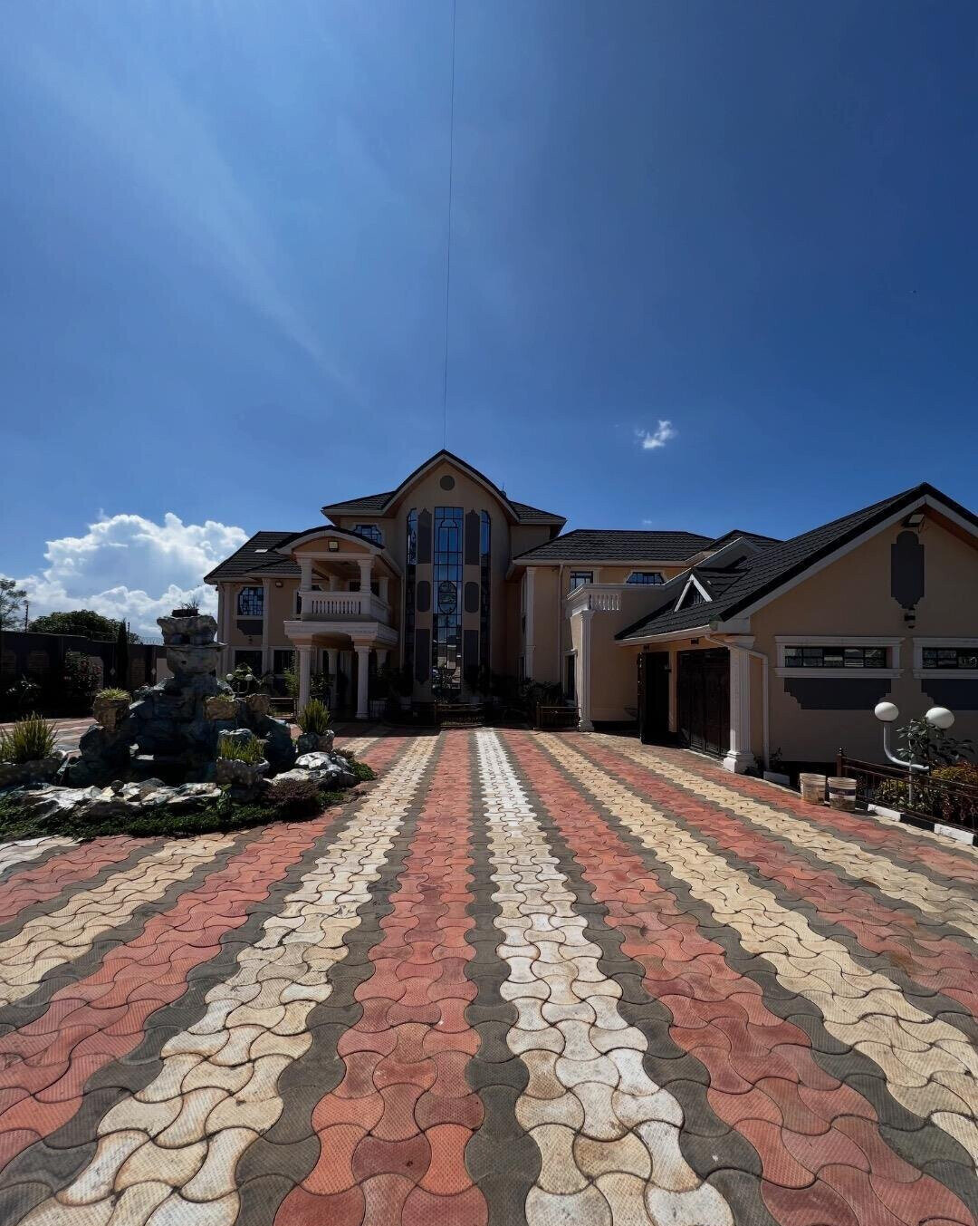 Half Acre 6BR Haven at KSh 500K