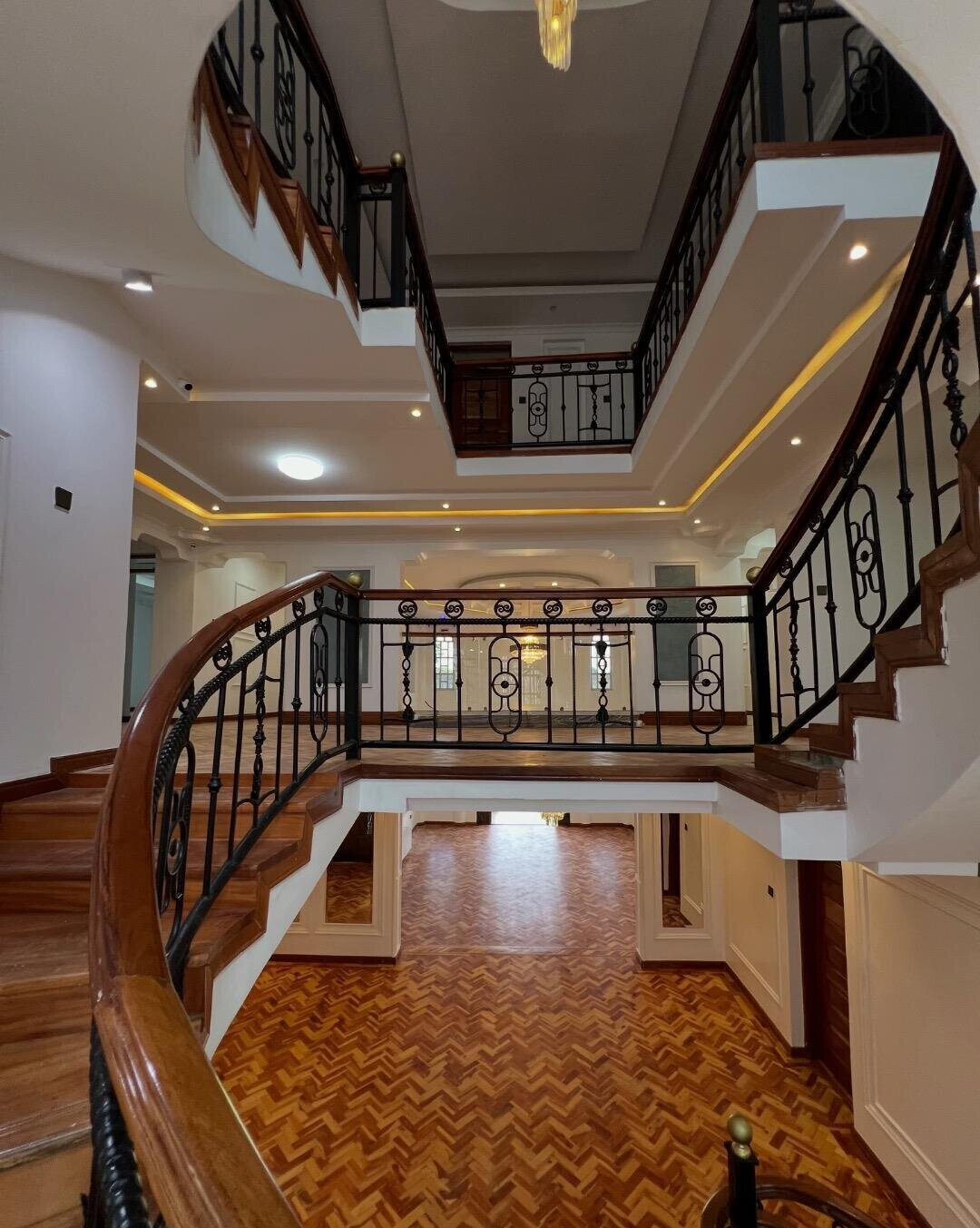 Half Acre 6BR Haven at KSh 500K