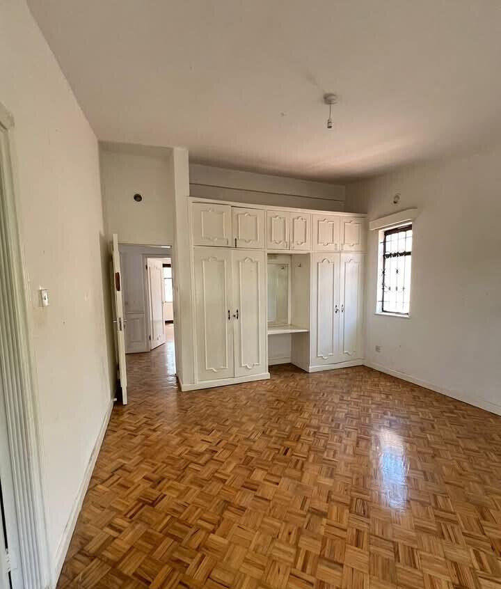 5 En-Suite Bedrooms with DSQ & Front Garden - Kilimani