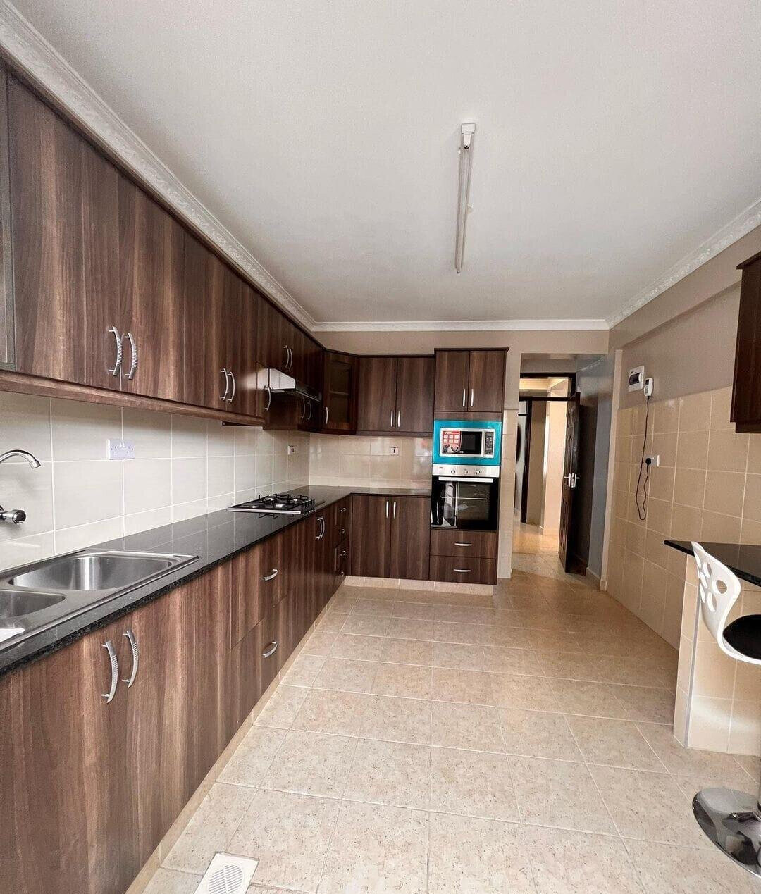 5-Bedroom Townhouse Near Gateway Mall & JKIA - Syokimau