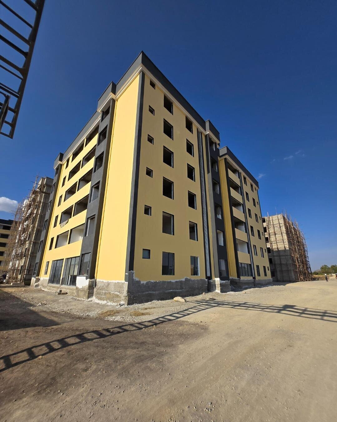 2BR Apartment with Mall & Pool Access - Kitengela's Gated Gem