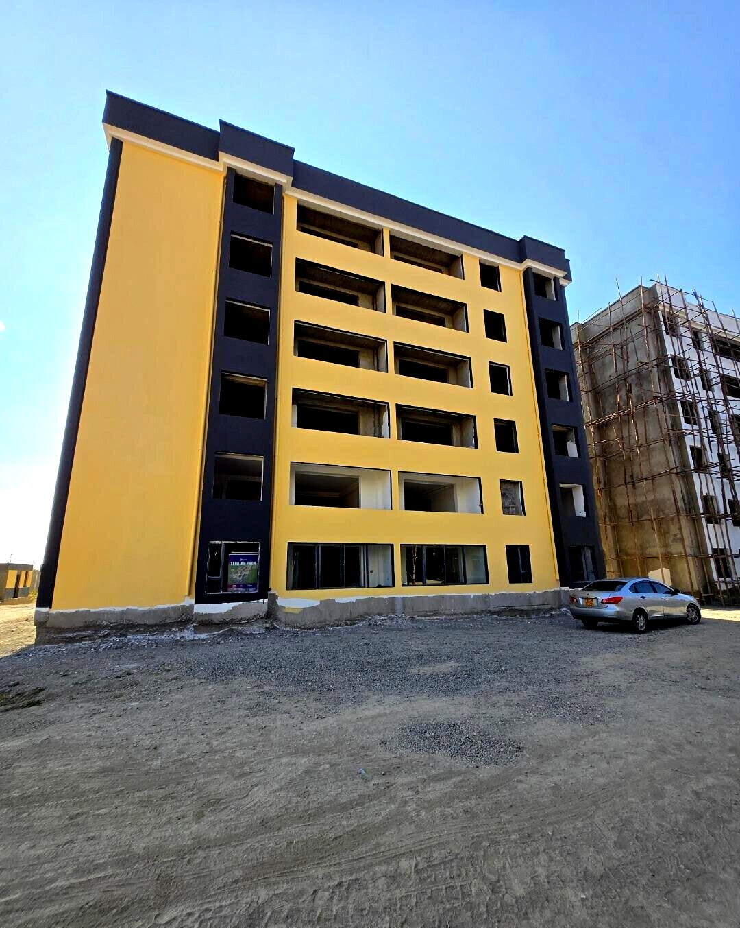 2BR Apartment with Mall & Pool Access - Kitengela's Gated Gem