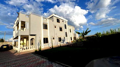 6bdrm Townhouse / Terrace in Quarry Road, Viraj Area for rent - Image 1