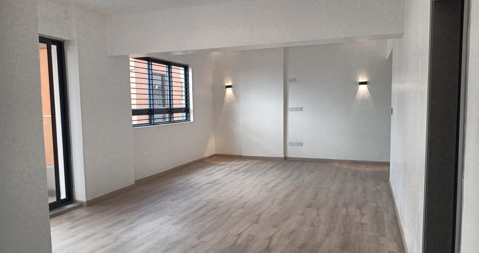4BR Apartment with Backup Generator & Borehole - Parklands