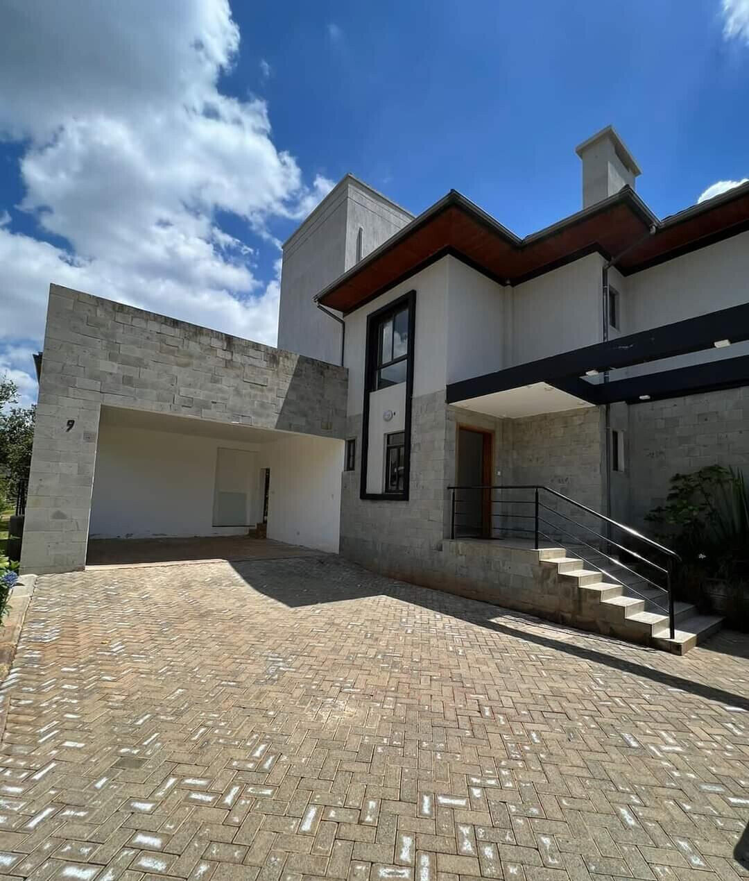5-Ensuite Townhouse with Cinema & Spa – Karen Gated Estate