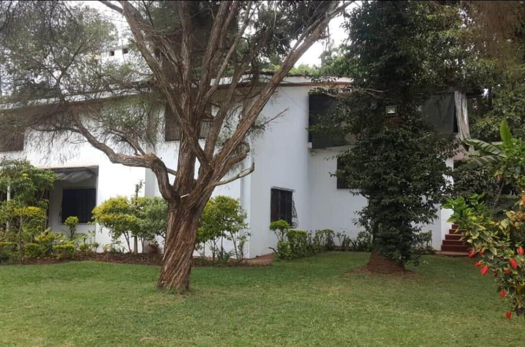 1/8 Acre 6BR Garden Home