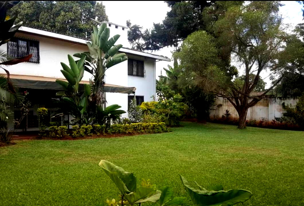 1/8 Acre 6BR Garden Home