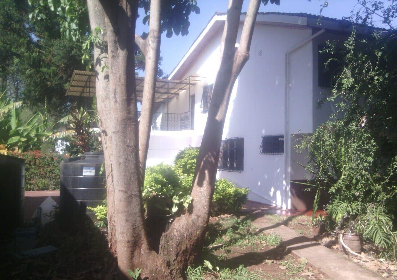 1/8 Acre 6BR Garden Home
