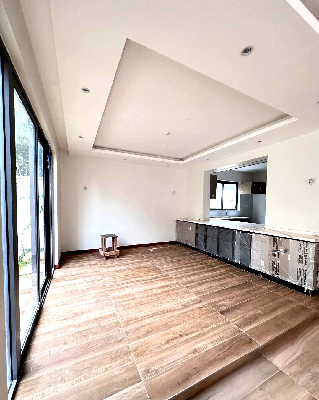 6-Bed Townhouse with Rooftop Terrace & DSQ - Lavington