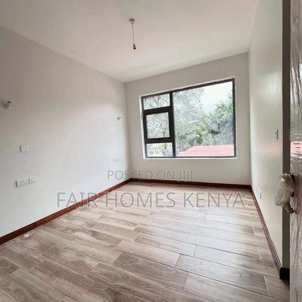 6bdrm Townhouse/Terrace in Lavington Green for sale