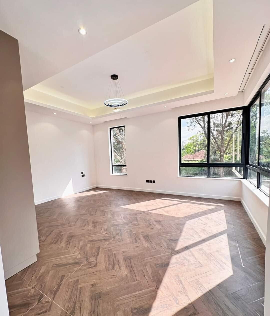 New 4-Ensuite Townhouse with DSQ & Solar - Lavington