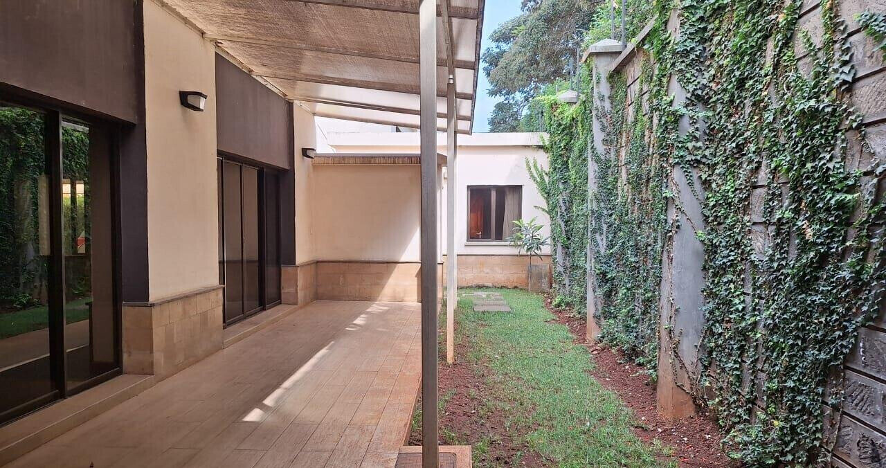 5BR All-Ensuite Townhouse with DSQ & Wooden Floors - Kileleshwa