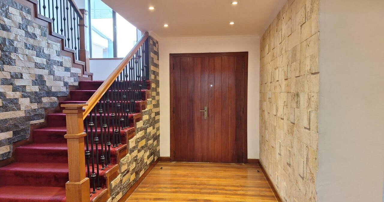 5BR All-Ensuite Townhouse with DSQ & Wooden Floors - Kileleshwa