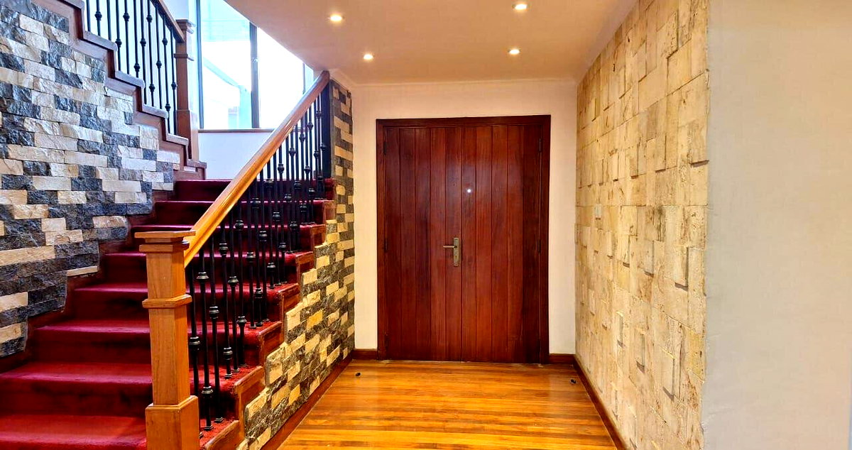 5BR All-Ensuite Townhouse with DSQ & Wooden Floors - Kileleshwa