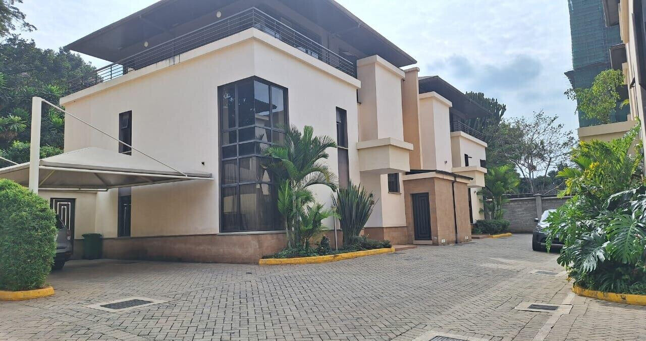 5BR All-Ensuite Townhouse with DSQ & Wooden Floors - Kileleshwa