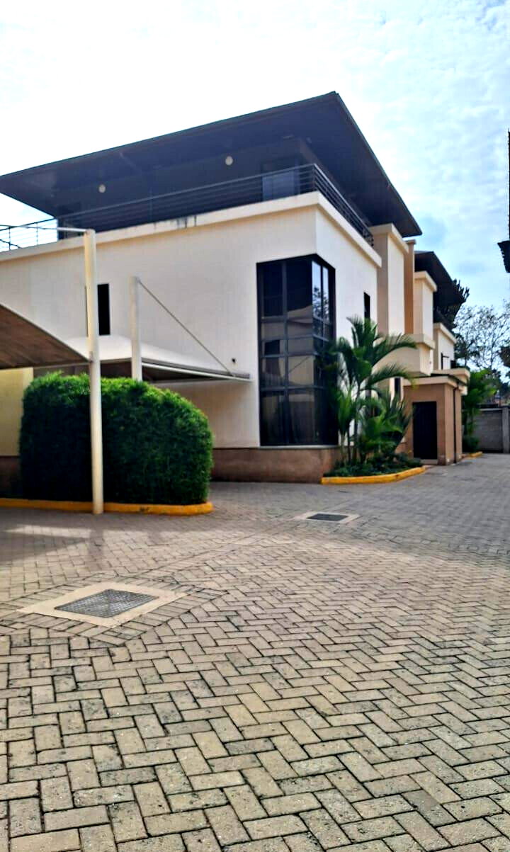 5BR All-Ensuite Townhouse with DSQ & Wooden Floors - Kileleshwa